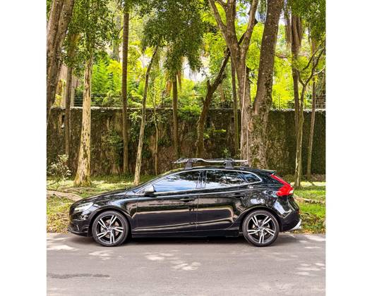VOLVO V40 2.0 T5 R-DESIGN GASOLINA 4P AUTOMÁTICO